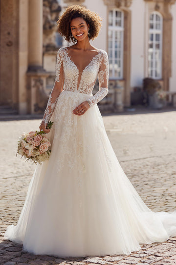 Robe de mariée trapèze ivoire en dentelle dentelle appliquée en tulle